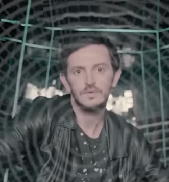 DJ Burak Yeter verbreekt wereldrecord hoogste muziekoptreden